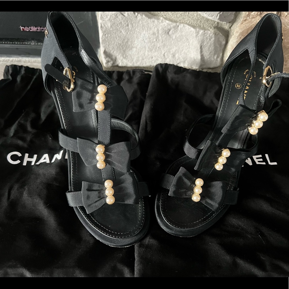 Chanel Pumps